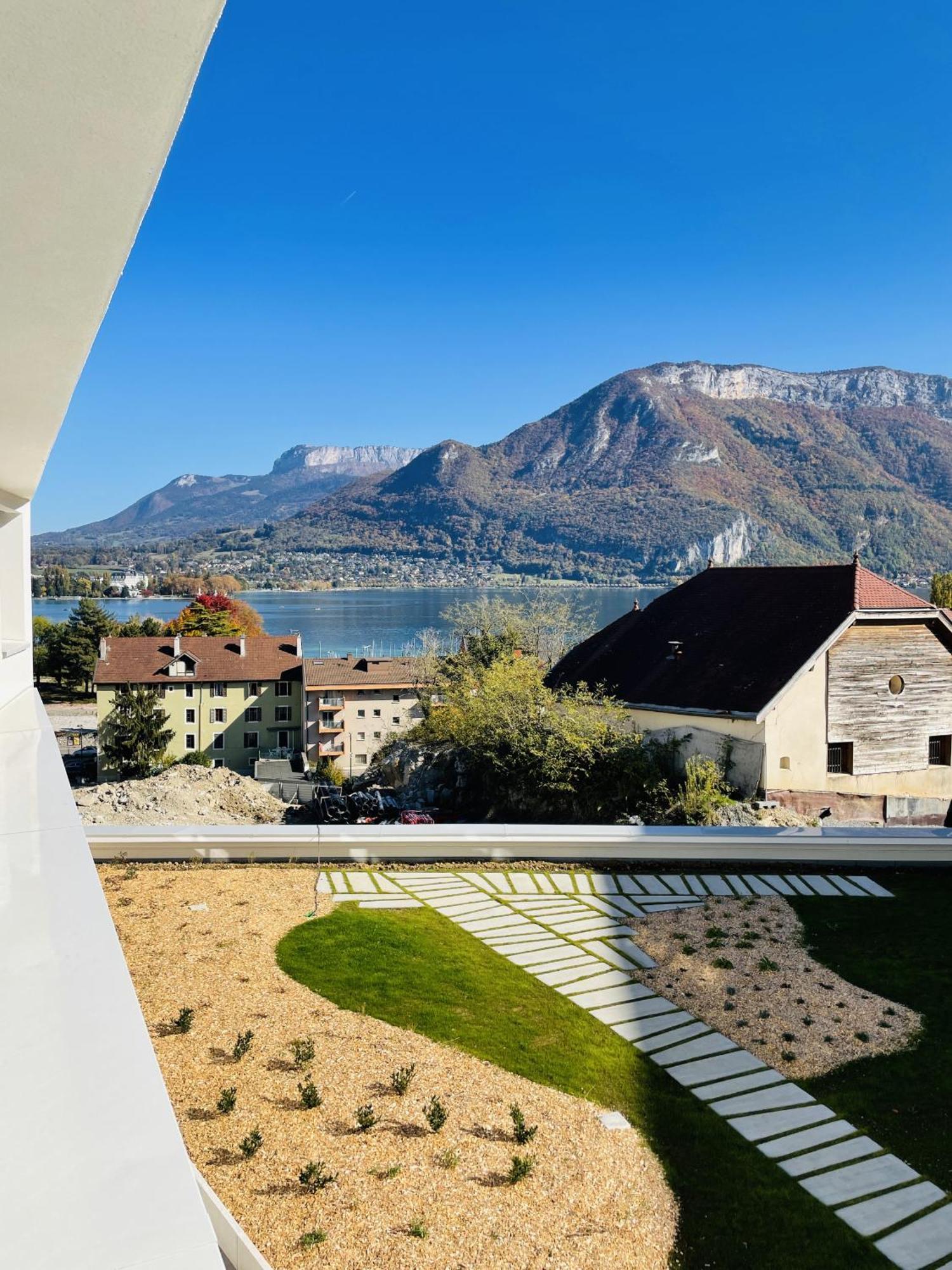 Apartment View Point And Mountains